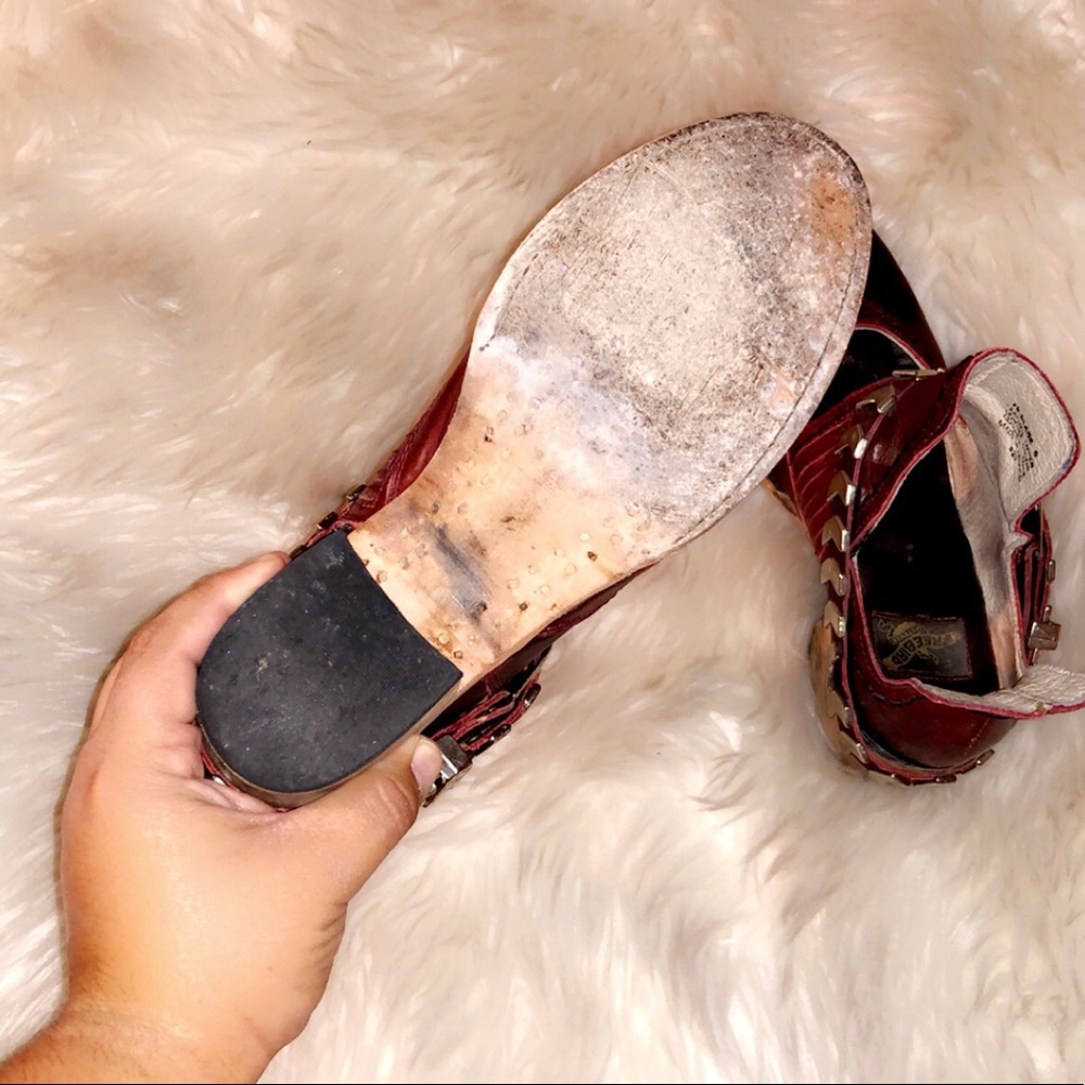 FREEBIRD Blade Burgundy Ankle Bootie - Picture 8 of 9